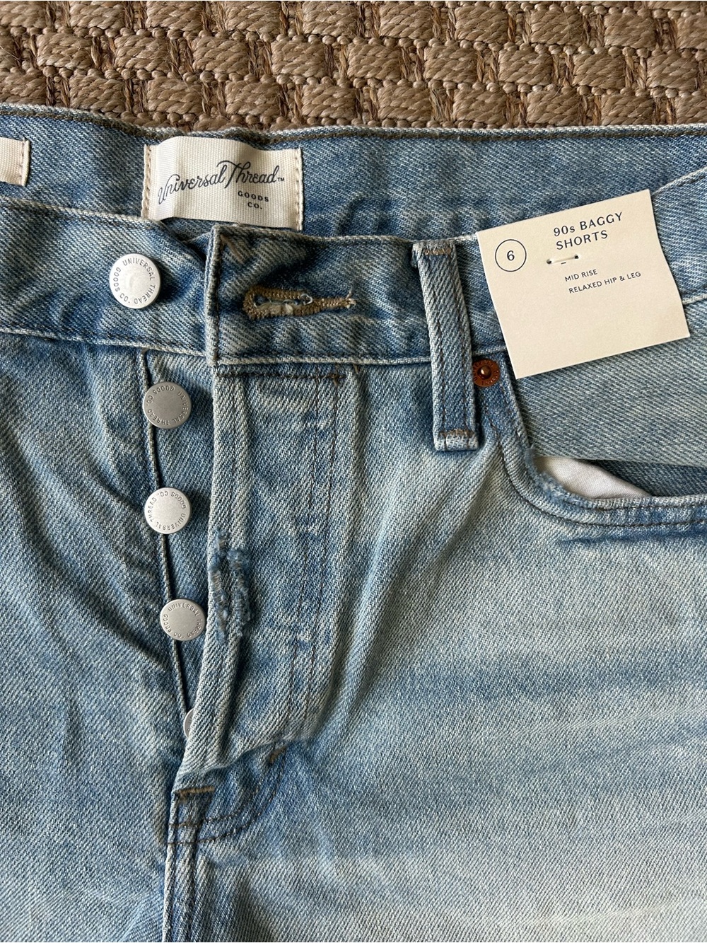 Universal Thread Mid-Rise 90s Baggy Distressed Denim Shorts with Button Fly - Picture 2 of 5